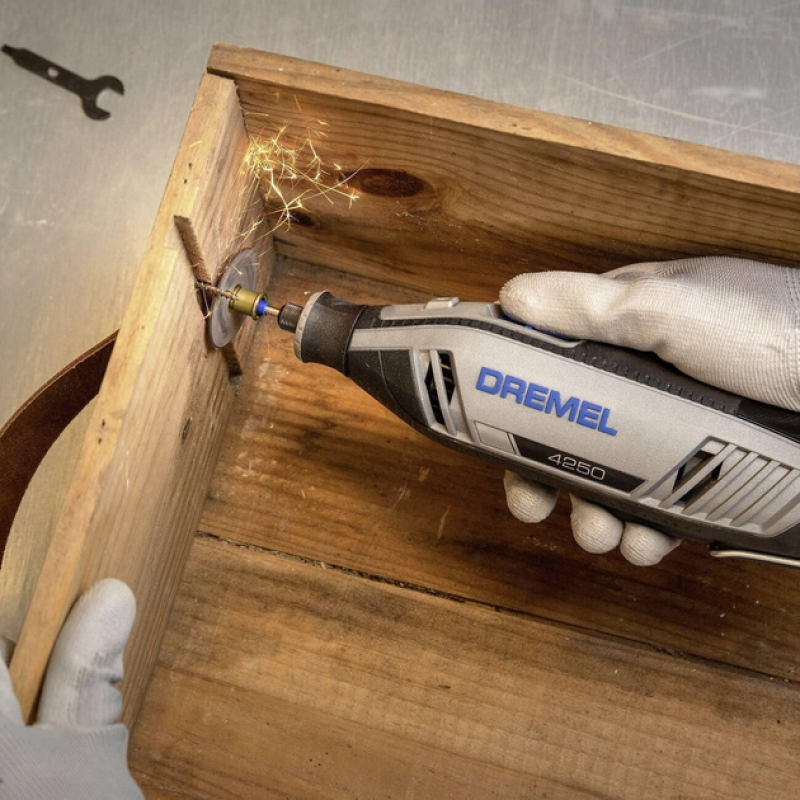 Гравер багатофункціональний Dremel 4250 Platinum+  6 насадок та 128 аксесуарів, у кейсі (F0134250JS)