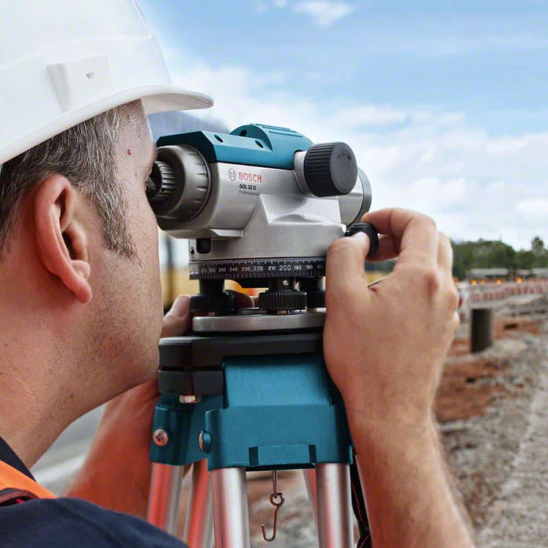 Оптический нивелир Bosch Professional GOL 32 D в кейсе (0601068500)