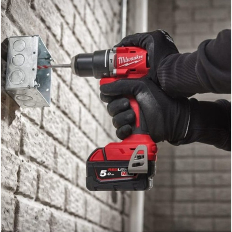 Дрель аккумуляторная бесщеточная ударная MILWAUKEE M18 с З/У, 2 АКБ, кейс (4933492835)