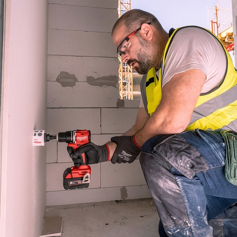 Дрель аккумуляторная бесщеточная ударная MILWAUKEE M18 с З/У, 2 АКБ, кейс (4933492835)