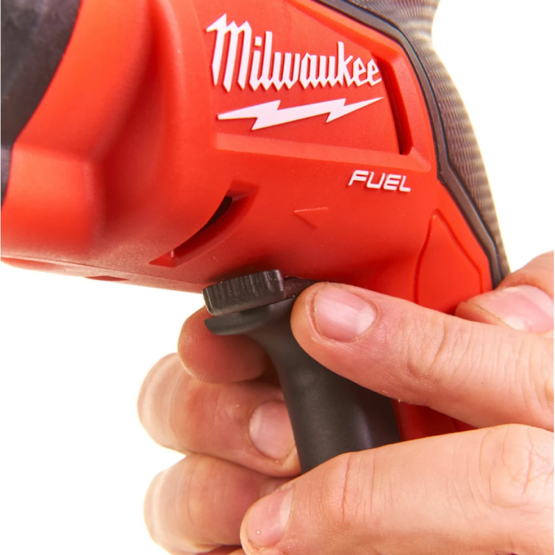 Шурупокрут для гіпсокартону акумуляторний MILWAUKEE M18 FSG-0X в кейсі (4933459201)