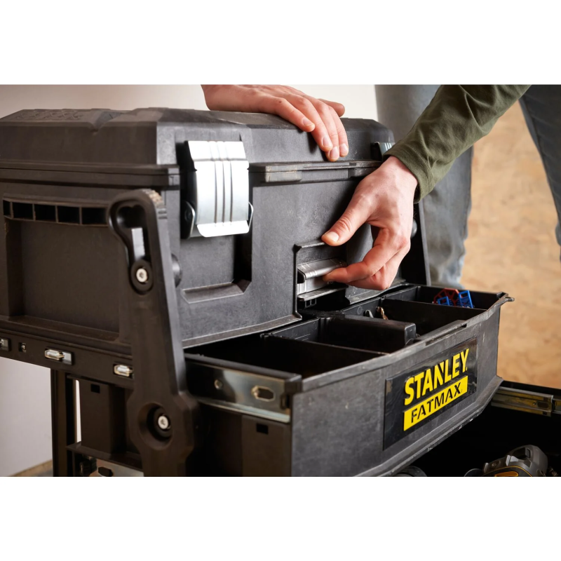 Ящик для інструментів на колесах FatMax Mobile Work Station Cantilever 549x733x413 мм STANLEY (1-94-210 )