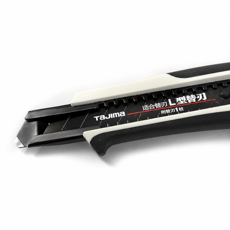 Нож строительный сегментный TAJIMA DORAFIN DFC-L560W 18 мм автоматический фиксатор (1101-2000)