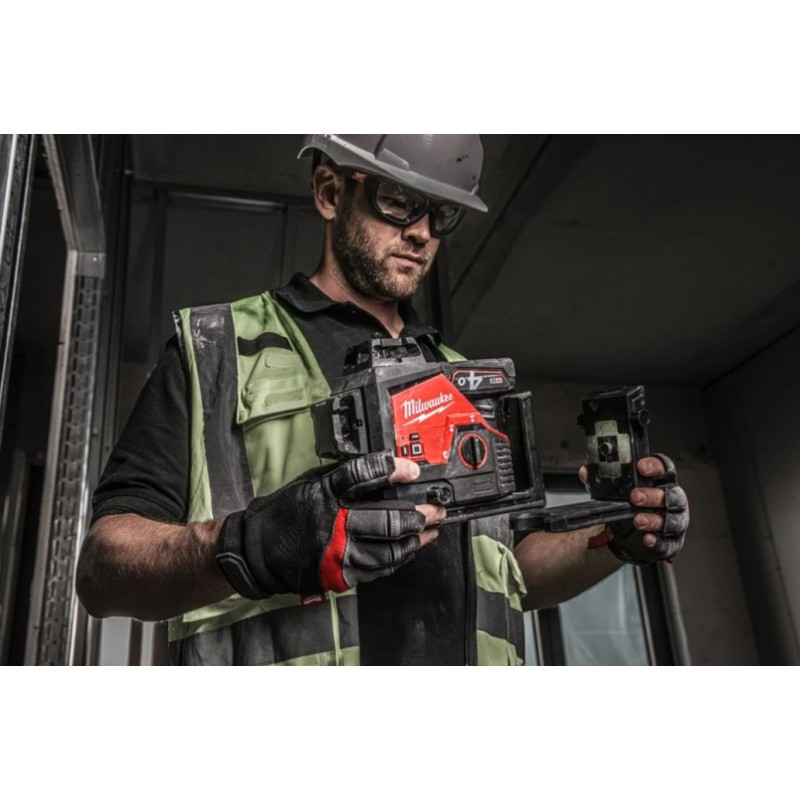 Уровень лазерный (нивелир) 3D аккумуляторный MILWAUKEE M12 3PL-0C (4933478103)