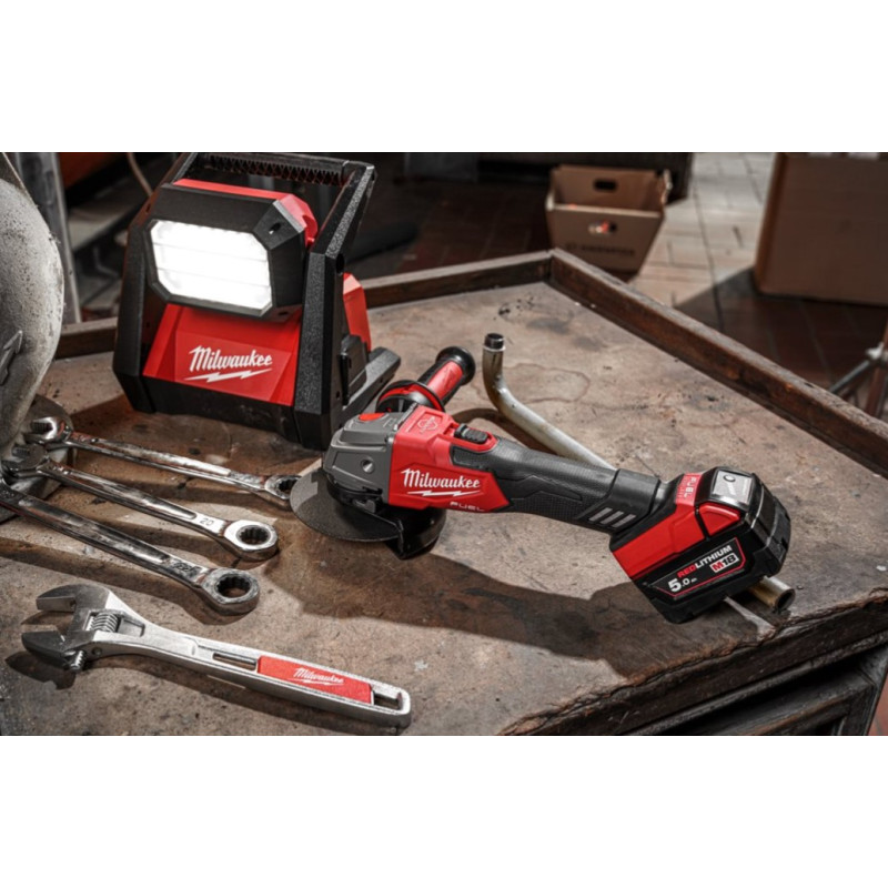 Угловая шлифмашина (УШМ) болгарка аккумуляторная бесщеточная MILWAUKEE M18 FSAG125XB-0X FUEL 125 мм (4933478429)