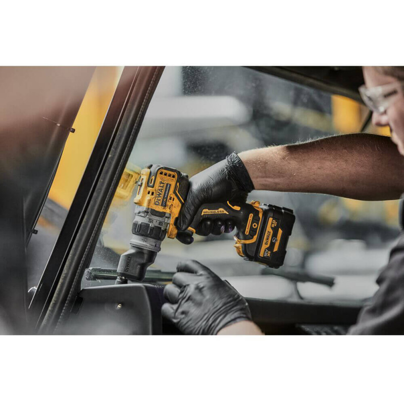 Дрель-шуруповерт аккумуляторная бесщеточная со сменными насадками DeWALT (DCD703NT)