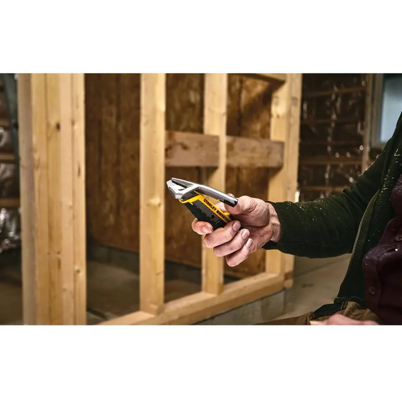 Нож FatMax Integrated Snap Knife длиной 165 мм с лезвием шириной 18 мм, со сегментами, что отламываются, STANLEY FMHT10594-0