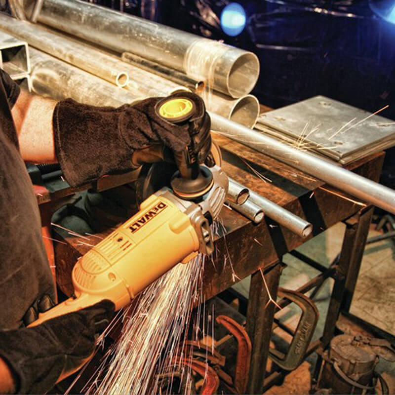 Шлифмашина угловая – болгарка сетевая DeWALT DWE496