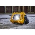 Фонарь светодиодный аккумуляторный DeWALT (DCL077) – Фото №5