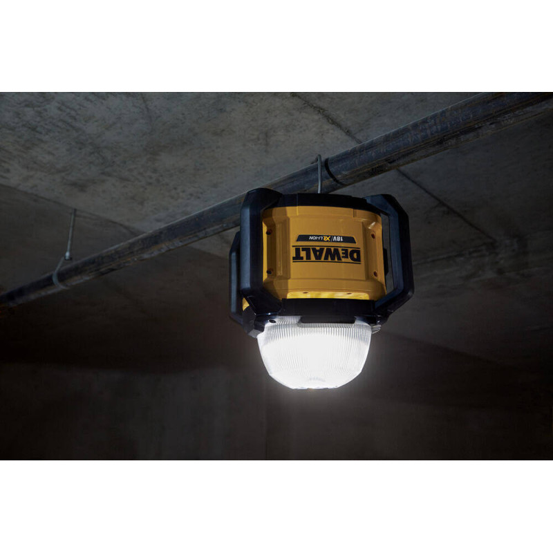 Фонарь светодиодный аккумуляторный DeWALT (DCL074)