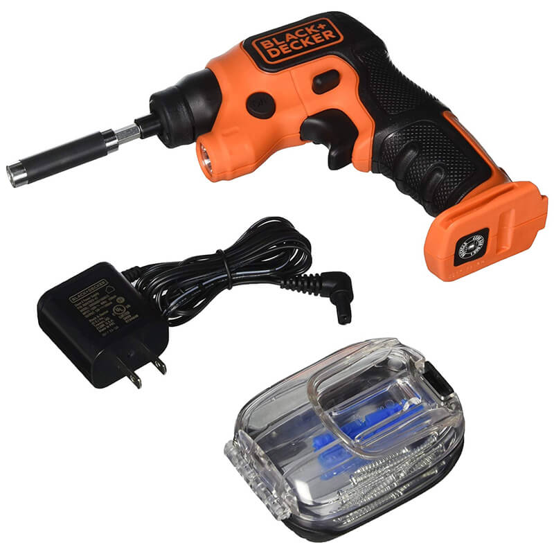 Аккумуляторная отвертка-фонарь BLACK+DECKER (BDCSFS30C)