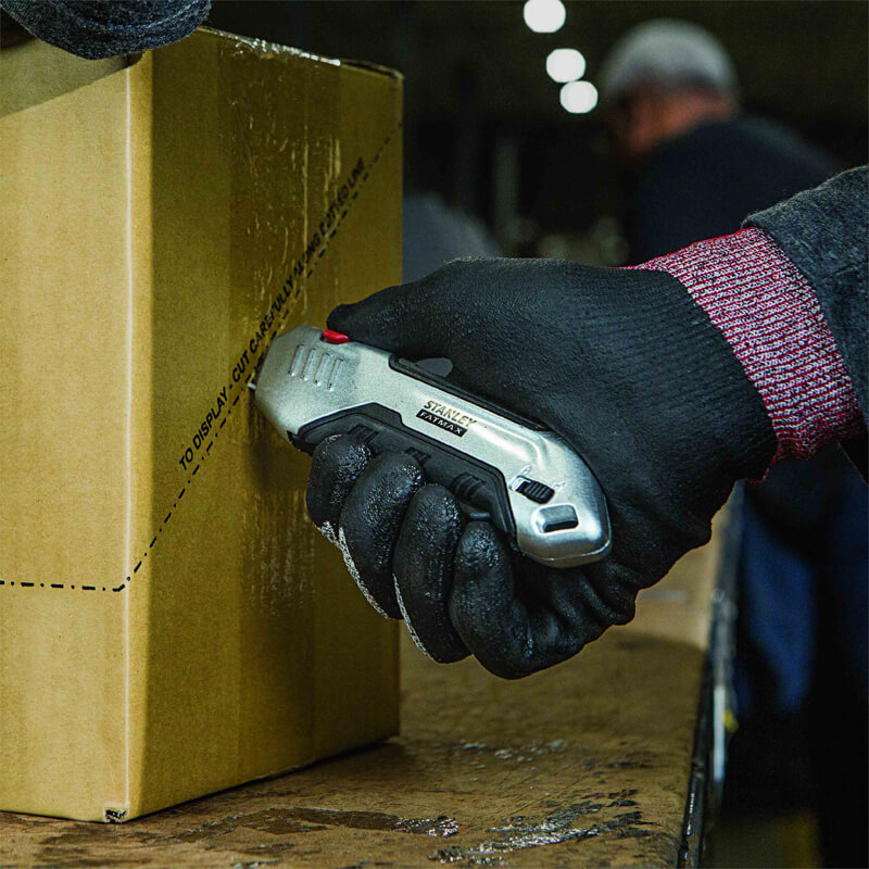 Нож безопасный FATMAX® Box Box с выдвижным трапецевидным лезвием STANLEY (FMHT10370-0)