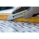 Нож Interlock длиной 165 мм с лезвием шириной 18 мм с отламывающимися сегментами STANLEY (0-10-018) – Фото №7