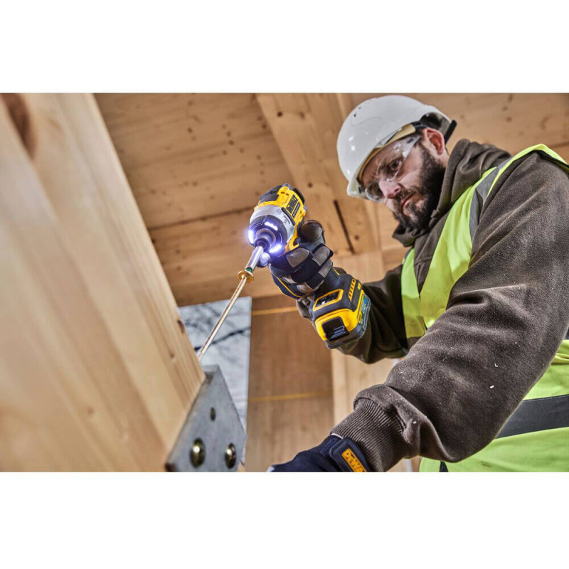 Шуруповерт  аккумуляторный ударный безщеточный DeWALT (DCF860E2T)