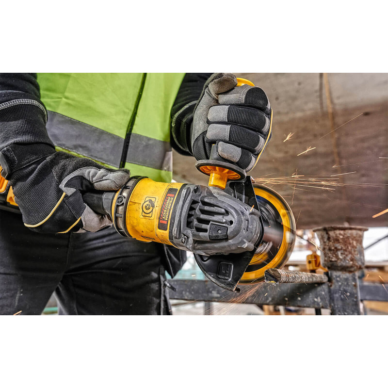 Угловая шлифмашина (УШМ) болгарка аккумуляторная DeWALT без АКБ (DCG418NT)