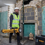 Фонарь светодиодный аккумуляторный DeWALT (DCL079) – Фото №6