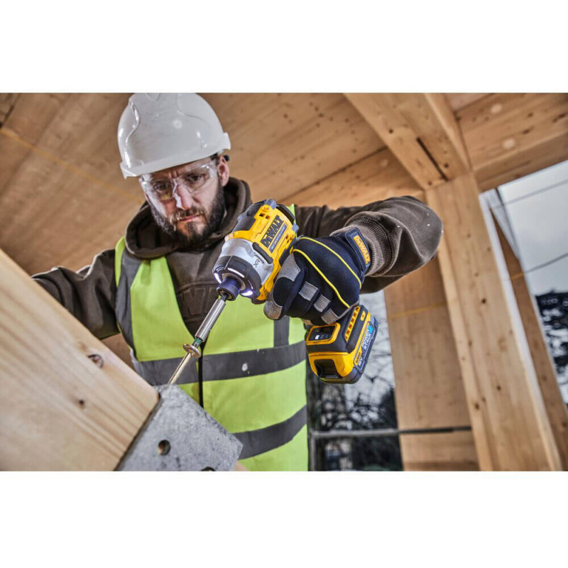Шуруповерт  аккумуляторный ударный безщеточный DeWALT (DCF860E2T)