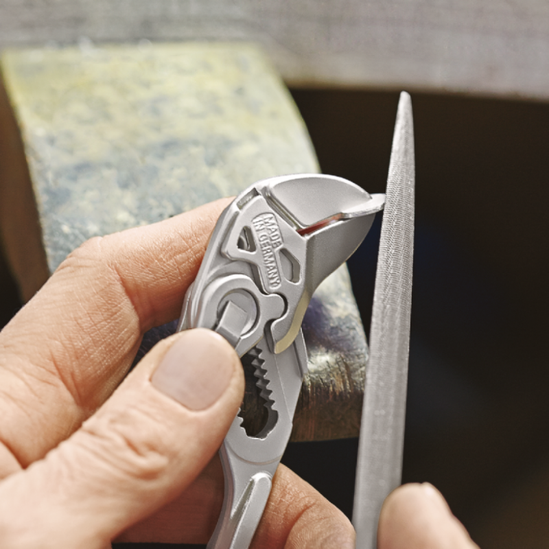 Переставні кліщі Knipex (хромовані), 125 мм (86 03 125)